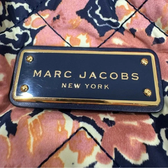 Marc Jacobs Backpack - Quilted Floral Nylon - Pink and Blue Excellent Condition - Picture 13 of 15
